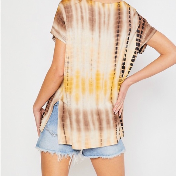 New Tie-Dye Slit Side Knot Top! - Picture 3 of 4